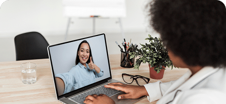 front view business woman laptop 2